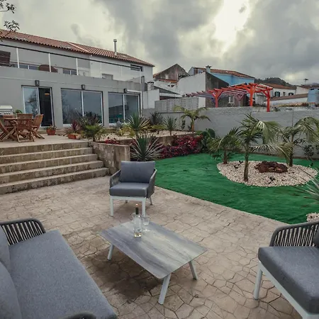 Buddy's House Capelas